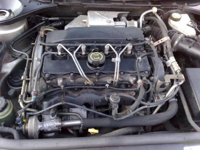 Poznámka: Tady je už třeba udělat otvor 1cm protože EGR obsahuje navíc čidlo koncové polhy klapky spalin a při plném zaslepení hlási jednotka chybový stav -tj. nulový prutok při otevřeném stavu.Také tento EGR ma ovládaní ventilu podtlakovou membránou.