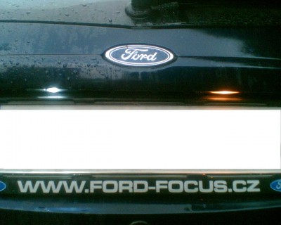 Osvětlení RZ. Vlevo pomocí sufitky s 6x LED a vpravo obyčejná sufitka. Rozdíl je patrný i ve dne a co teprve v noci !!!