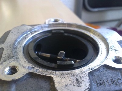 Žeby výrobná vada zlé nalisované púzdro