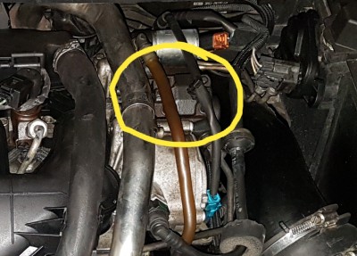 tady je videt ta &quot;skřínka&quot; na čerpadle s pojistkou