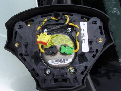 původní airbag i s konektorem