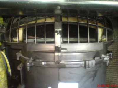 A pri zmacknuti tlacitka vnitrni cirkulace se oevrou dvirka cirkulace a sem pri pustenych vetraku na plno pnastrikas dezinfekci :wink: