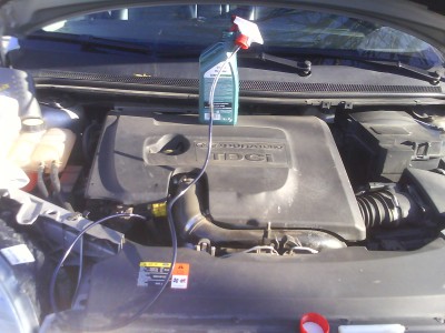 Prípravok &quot;á La Tomason&quot; - čím mu týmto pádom ďakujem. Toto by mi naozaj nebolo napadlo, že by to fungovalo. Ale teplý olej je redší - o poznanie...<br />Ďakujem Tomason :o)