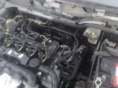 to je po odkrytovani pohlad z predu...egr tam nevidno ale je tam :o)