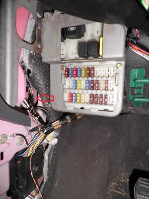 byl to malí svazek obalen černou izolačkou