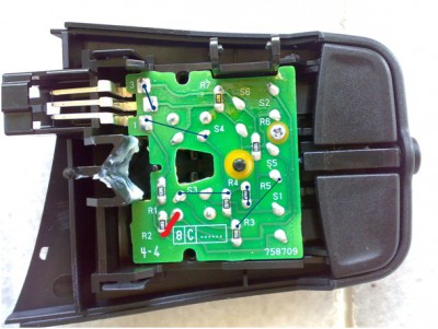 nemoze byt chyba ze sme tam dali odpor ako som to vyznacil, nie som si isti ale asi tak som ho dal